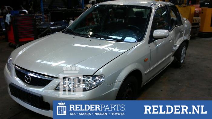 Mazda 323 1.6 16V Skrotfordon (2002, GRIJS 4F)