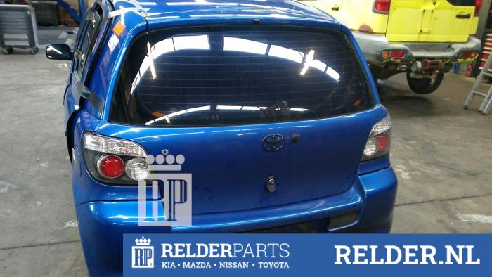 Toyota Yaris 1.5 T Sport 16V VVT-i Skrotfordon (2001, BLAUW 8B6)