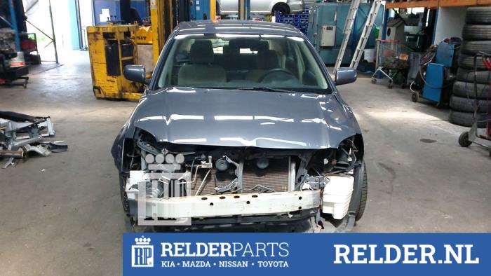 Toyota Avensis 1.8 16V VVT-i Skrotfordon (2004, GRIJS 1E5)