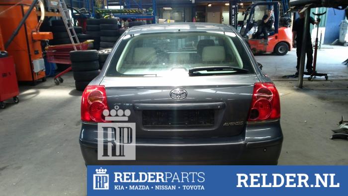 Toyota Avensis 1.8 16V VVT-i Skrotfordon (2004, GRIJS 1E5)