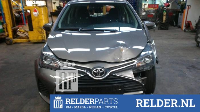 Toyota Yaris III 1.33 16V Dual VVT-I Sloopvoertuig (2016, Grijs)