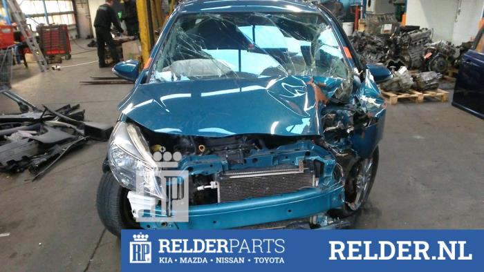 Toyota Yaris III 1.33 16V Dual VVT-I Sloopvoertuig (2013, Blauw)