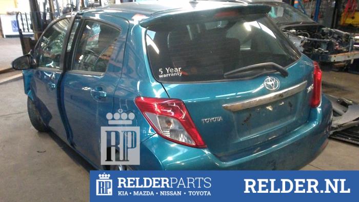 Toyota Yaris III 1.33 16V Dual VVT-I Sloopvoertuig (2013, Blauw)