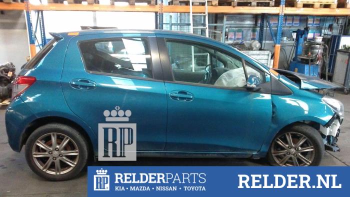 Toyota Yaris III 1.33 16V Dual VVT-I Sloopvoertuig (2013, Blauw)