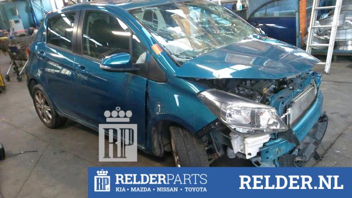 Toyota Yaris III 1.33 16V Dual VVT-I Sloopvoertuig (2013, Blauw)