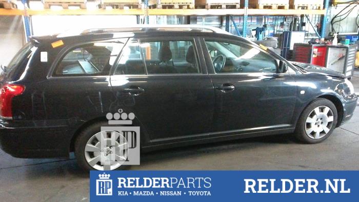 Toyota Avensis Wagon 2.0 16V VVT-i D4 Skrotfordon (2005, ZWART 209)