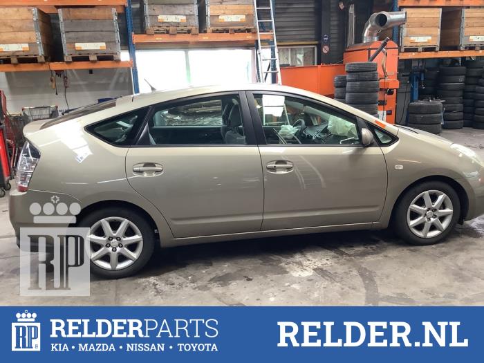 Toyota Prius 1.5 16V Sloopvoertuig (2004, Beige)