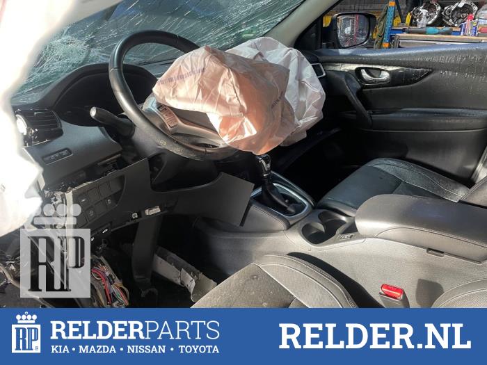 Nissan Qashqai 1.6 DIG-T 163 16V Sloopvoertuig (2017, Zwart)