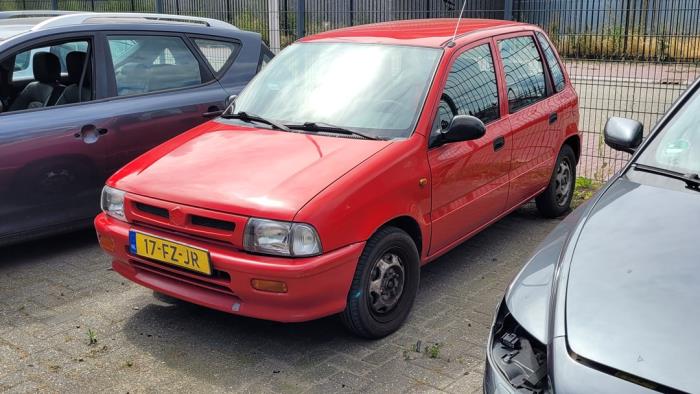 Suzuki Alto 1.0 GA,GL Samochód złomowany (2000, Czerwony)