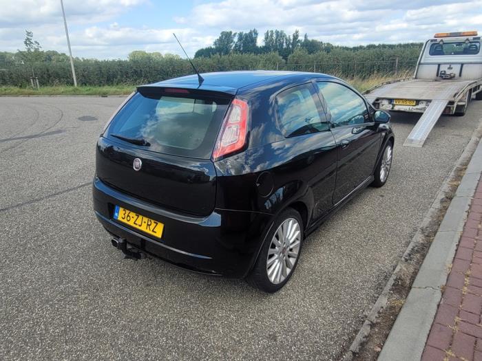 Fiat Grande Punto 1.4 T-Jet 16V Sloopvoertuig (2008, Zwart)