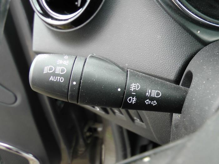 Renault Captur 0.9 Energy TCE 12V Sloopvoertuig (2017, Grijs)