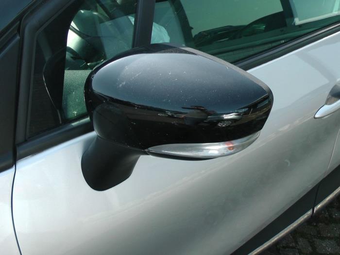 Renault Captur 1.2 TCE 16V EDC Sloopvoertuig (2017, Grijs)