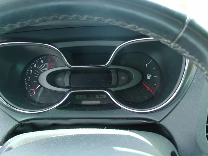 Renault Captur 1.2 TCE 16V EDC Sloopvoertuig (2017, Grijs)