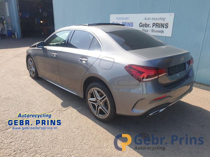 Mercedes A Limousine 1.3 A-180 Turbo Skrotfordon (2020, GRIJS)