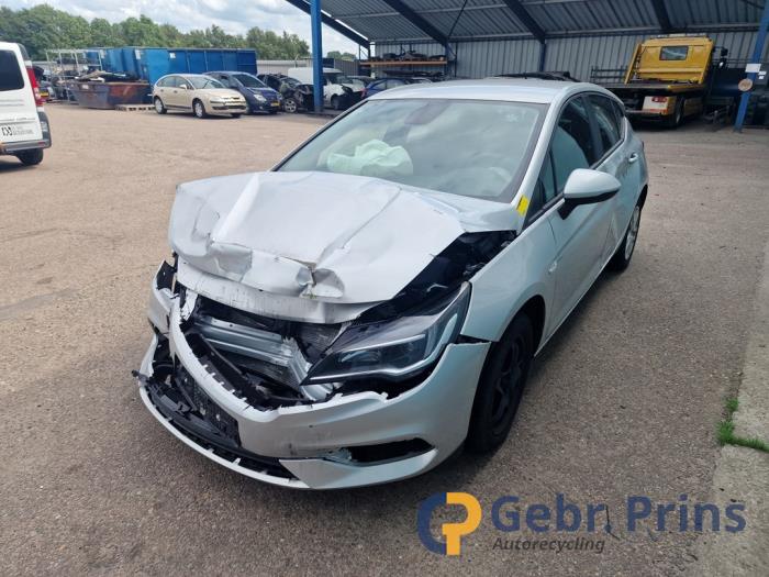 Opel Astra K 1.2 Turbo 12V Sloopvoertuig (2020, Metallic, Zilver)