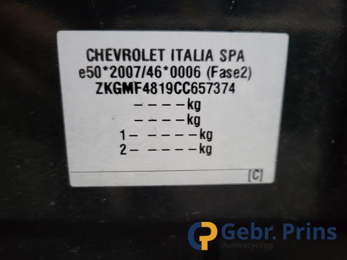 Chevrolet Spark 1.0 16V Bifuel Skrotfordon (2013, ZWART)