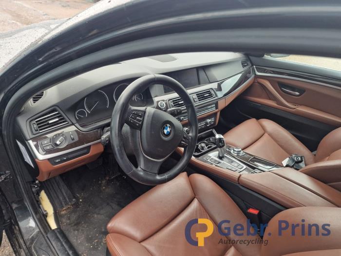 BMW 5 serie 525d xDrive 16V Skrotfordon (2013, ZWART)