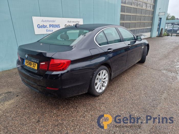 BMW 5 serie 525d xDrive 16V Skrotfordon (2013, ZWART)