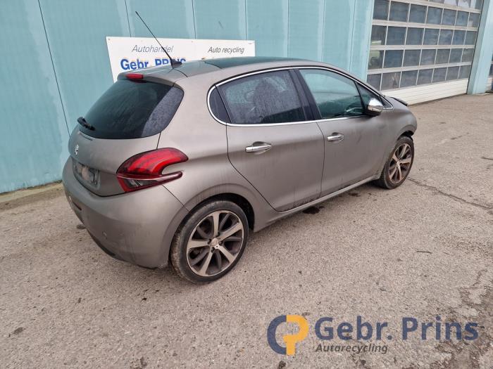 Peugeot 208 I 1.2 12V e-THP PureTech 110 Skrotfordon (2015, GRIJS)
