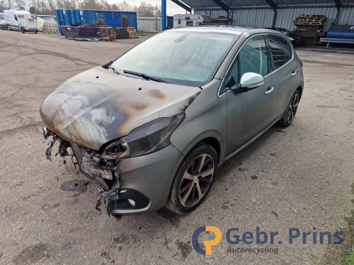 Peugeot 208 I 1.2 12V e-THP PureTech 110 Skrotfordon (2015, GRIJS)