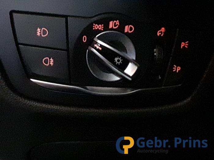 BMW X4 M40i 3.0 TwinPower Turbo 24V Skrotfordon (2021, DONKER BLAUW)