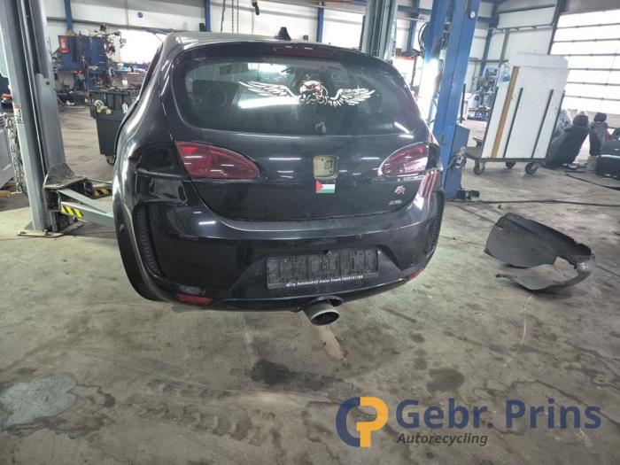 Seat Leon 2.0 TFSI 16V Skrotfordon (2006, ZWART)