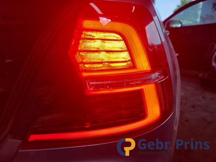 Volvo S60 III 2.0 T5 16V Skrotfordon (2019, GRIJS)