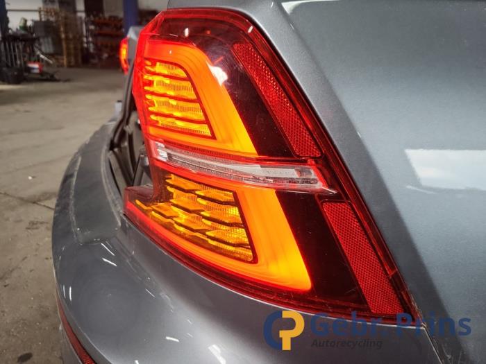 Volvo S60 III 2.0 T5 16V Skrotfordon (2019, GRIJS)