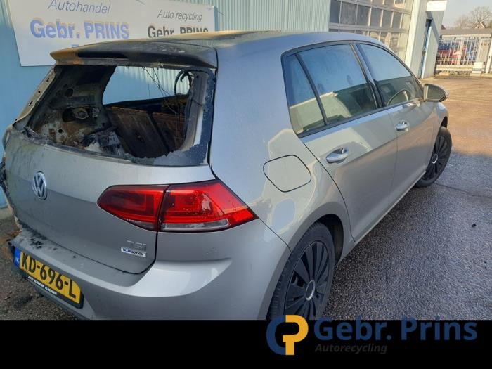 Volkswagen Golf VII 1.2 TSI 16V Skrotfordon (2016, GRIJS)