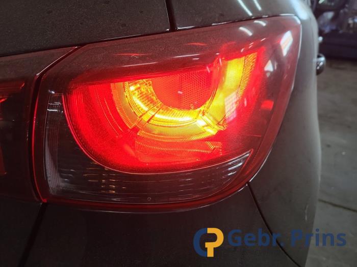 Mazda 2 1.5 SkyActiv-G 90 Skrotfordon (2018, ZWART)