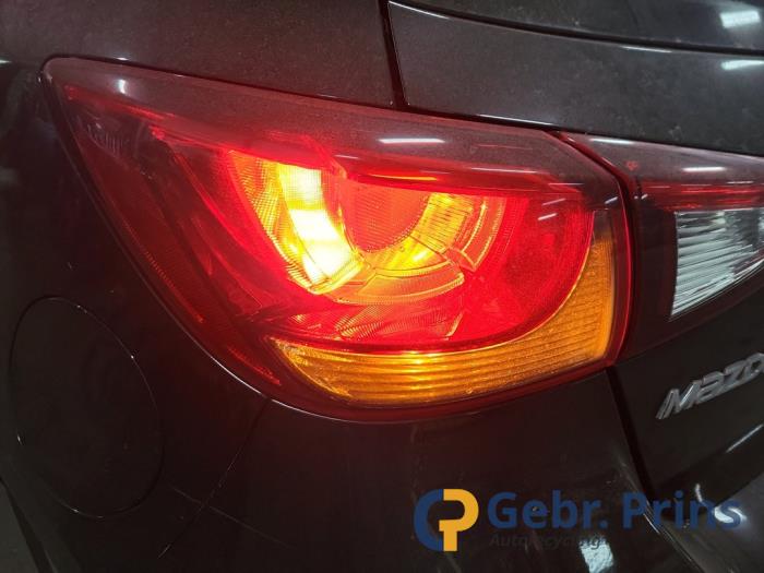 Mazda 2 1.5 SkyActiv-G 90 Skrotfordon (2018, ZWART)