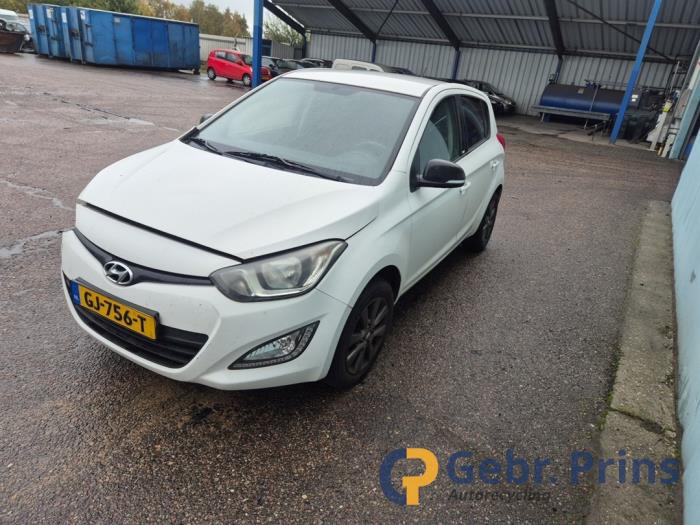 Hyundai i20 1.1 CRDi VGT 12V Skrotfordon (2014, WIT)
