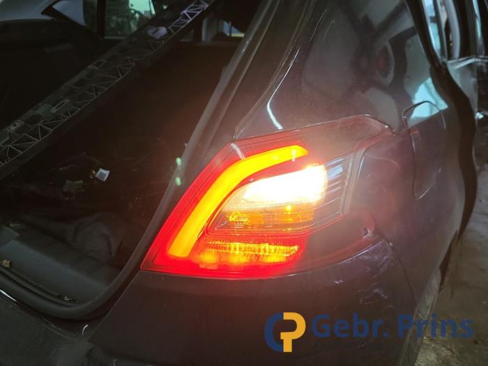 Peugeot 308 1.2 12V e-THP PureTech 130 Skrotfordon (2017, BLAUW)