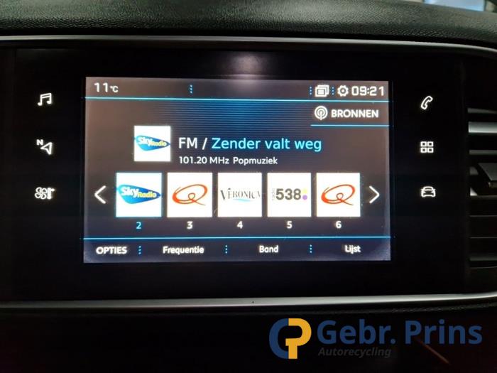 Peugeot 308 1.2 12V e-THP PureTech 130 Skrotfordon (2017, BLAUW)