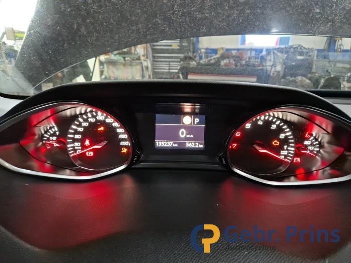 Peugeot 308 1.2 12V e-THP PureTech 130 Skrotfordon (2017, BLAUW)