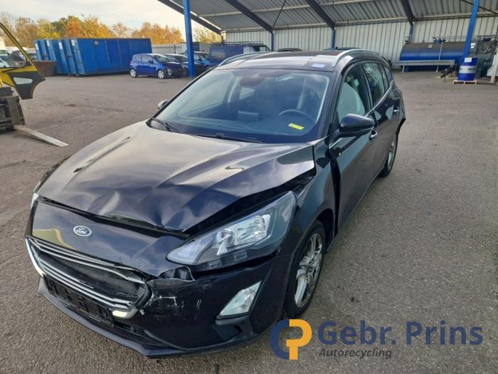 Ford Focus 4 Wagon 1.0 Ti-VCT EcoBoost 12V 100 Skrotfordon (2020, ZWART)