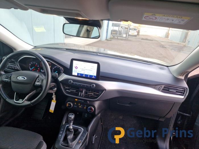 Ford Focus 4 Wagon 1.0 Ti-VCT EcoBoost 12V 100 Skrotfordon (2020, ZWART)