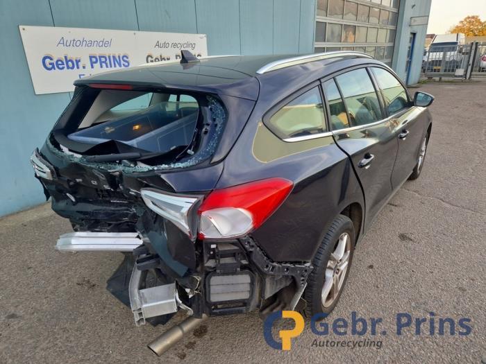Ford Focus 4 Wagon 1.0 Ti-VCT EcoBoost 12V 100 Skrotfordon (2020, ZWART)