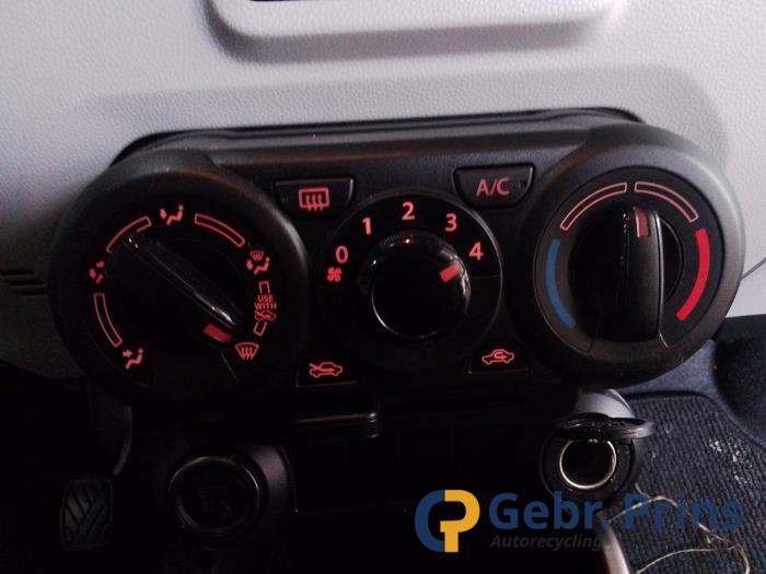 Suzuki Ignis 1.2 Dual Jet 16V Smart Hybrid Skrotfordon (2020, GRIJS)