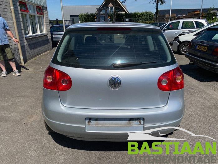 Volkswagen Golf V 1.6 FSI 16V Skrotfordon (2007, GRIJS)