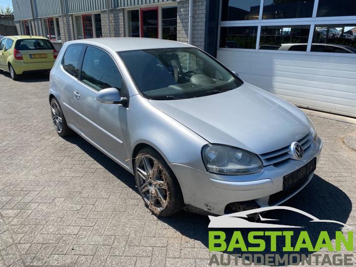 Volkswagen Golf V 1.6 FSI 16V Skrotfordon (2007, GRIJS)