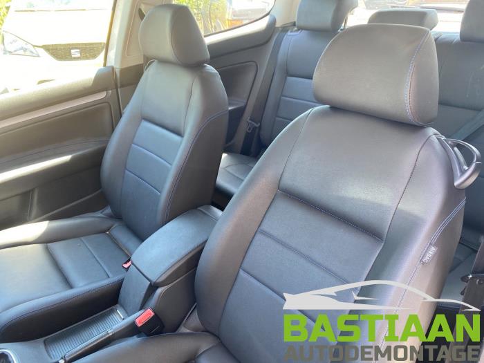 Volkswagen Golf V 1.6 FSI 16V Skrotfordon (2007, GRIJS)