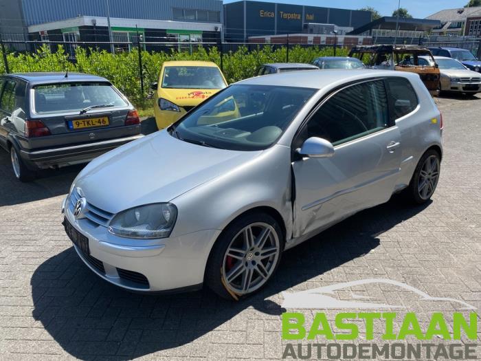 Volkswagen Golf V 1.6 FSI 16V Skrotfordon (2007, GRIJS)