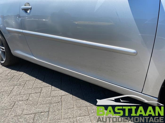 Volkswagen Golf V 1.6 FSI 16V Skrotfordon (2007, GRIJS)