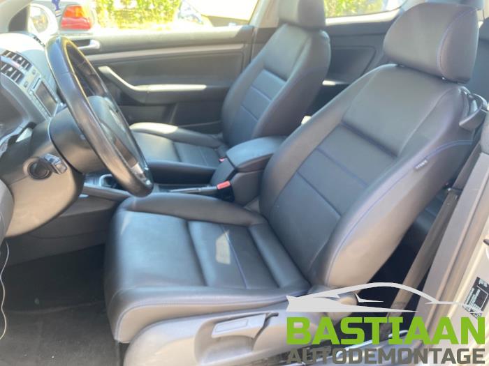 Volkswagen Golf V 1.6 FSI 16V Skrotfordon (2007, GRIJS)