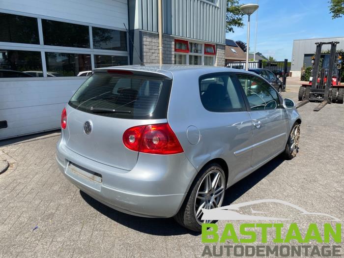 Volkswagen Golf V 1.6 FSI 16V Skrotfordon (2007, GRIJS)
