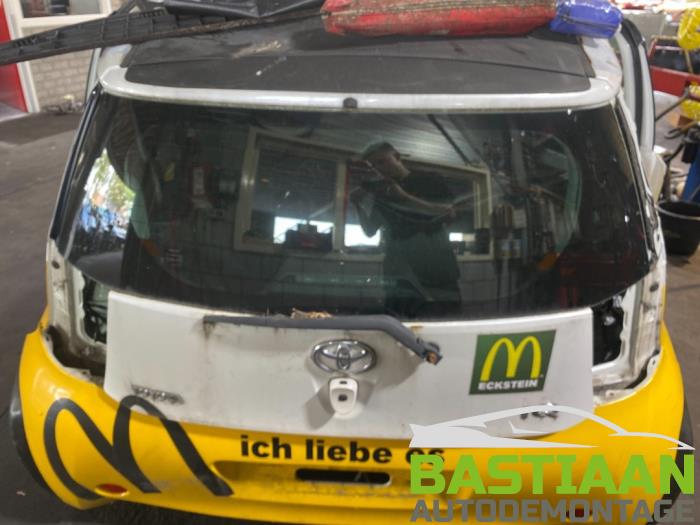 Toyota iQ 1.0 12V VVT-i Skrotfordon (2014)