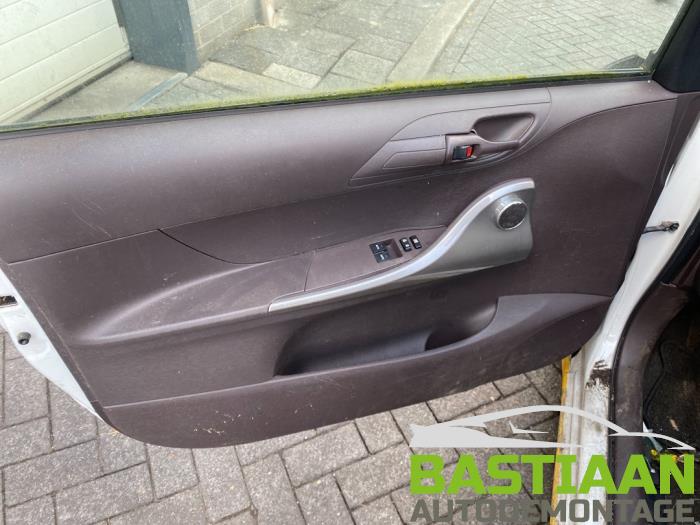 Toyota iQ 1.0 12V VVT-i Skrotfordon (2014)