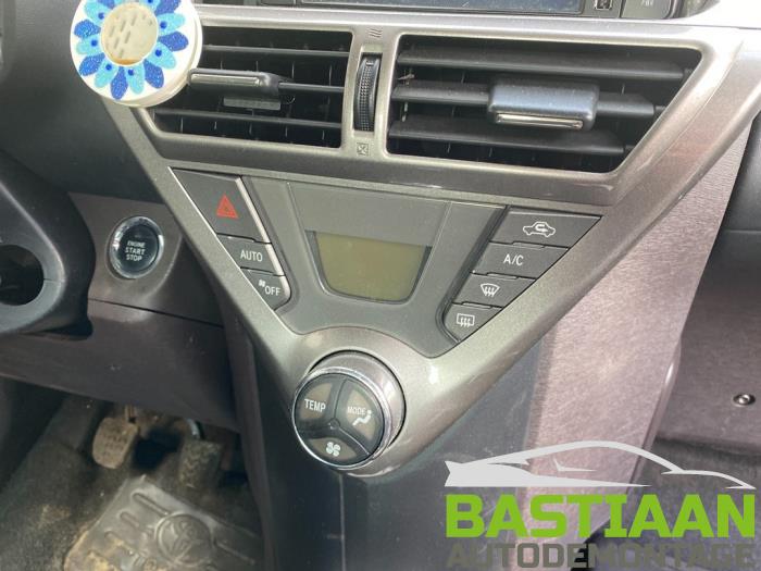 Toyota iQ 1.0 12V VVT-i Skrotfordon (2014)