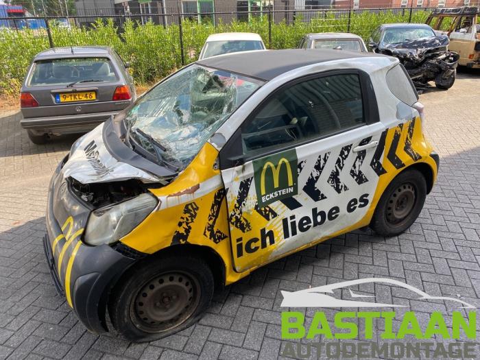 Toyota iQ 1.0 12V VVT-i Skrotfordon (2014)